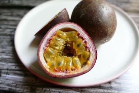 Passion fruit (imported)